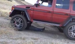 越野车最新爆料视频播放,性能与颜值并存，带你领略极限驾驶魅力